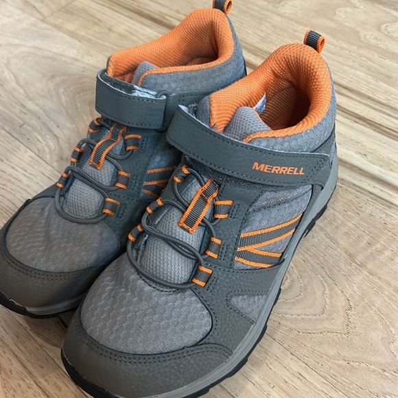 Merrell women’s size 5 hiking shoe - Picture 1 of 6